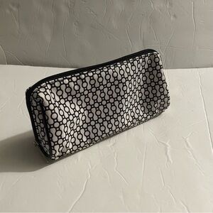 Modella Black and White Makeup Bag Zipper Closure
